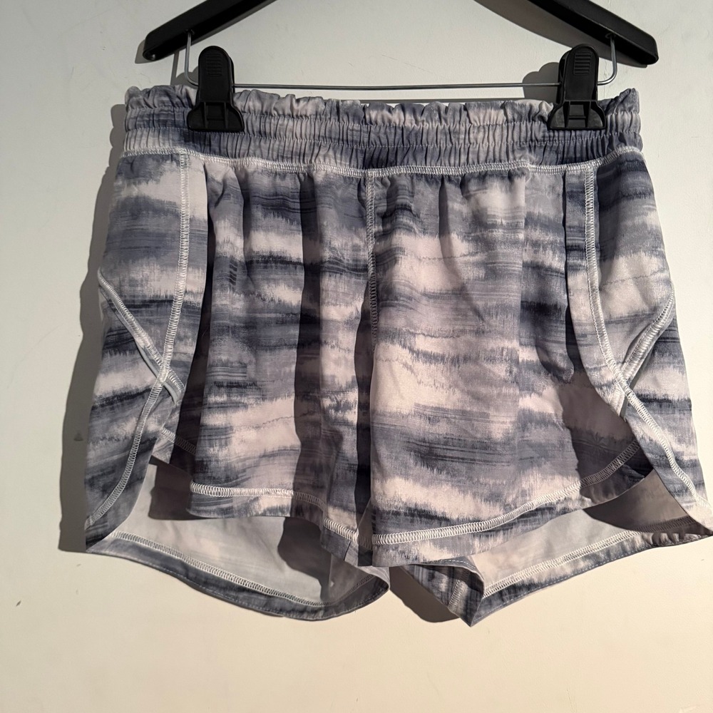 Athleta Mesh Racerback Run Shorts Size Medium Lined